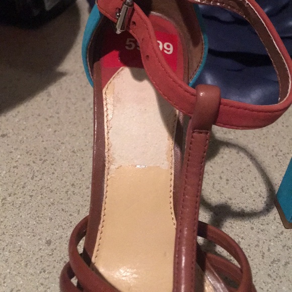 Heels - Picture 4 of 4